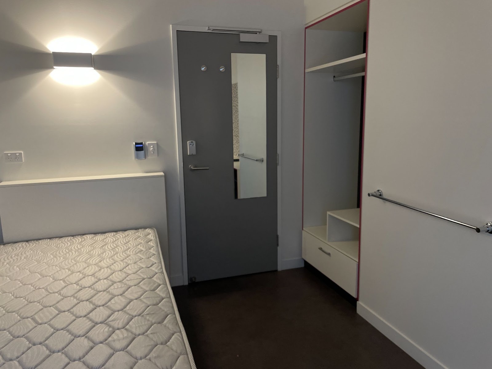Room D - 單人房型